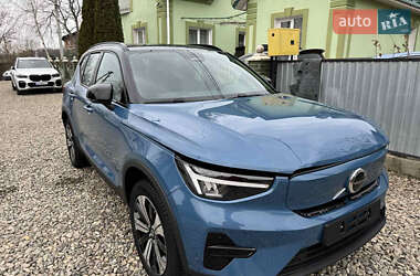 Внедорожник / Кроссовер Volvo XC40 2022 в 
