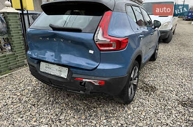 Внедорожник / Кроссовер Volvo XC40 2022 в 