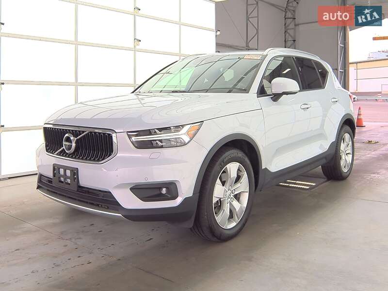 Volvo XC40 2021