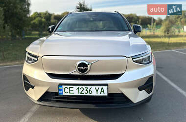 Позашляховик / Кросовер Volvo XC40 2023 в 