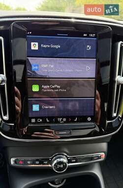 Внедорожник / Кроссовер Volvo XC40 2023 в 