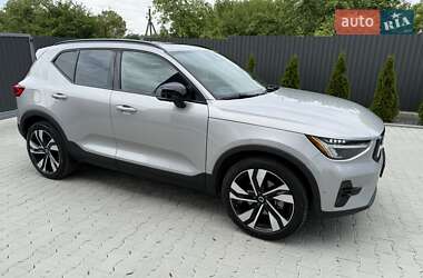 Внедорожник / Кроссовер Volvo XC40 2023 в Самборе