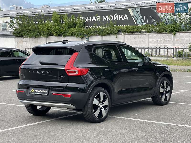 Внедорожник / Кроссовер Volvo XC40 2018 в Киеве