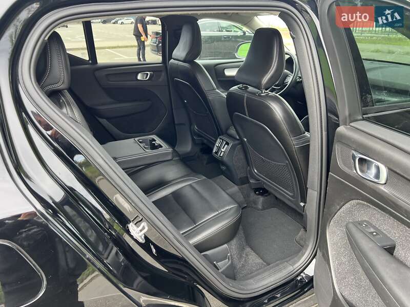 Внедорожник / Кроссовер Volvo XC40 2018 в Киеве