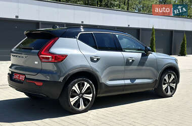 Внедорожник / Кроссовер Volvo XC40 2023 в 