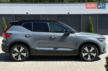 Внедорожник / Кроссовер Volvo XC40 2023 в 