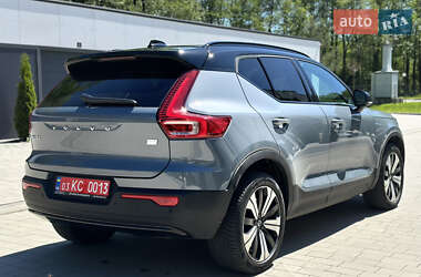 Внедорожник / Кроссовер Volvo XC40 2023 в 