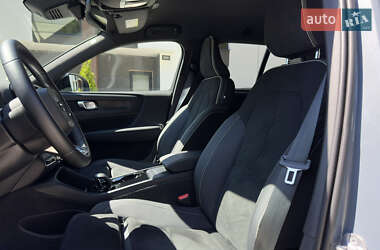 Внедорожник / Кроссовер Volvo XC40 2023 в 
