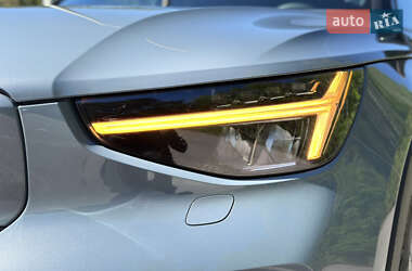 Внедорожник / Кроссовер Volvo XC40 2023 в 