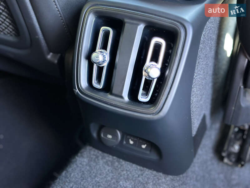 Позашляховик / Кросовер Volvo XC40 2023 в Ковелі