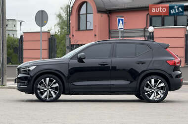 Позашляховик / Кросовер Volvo XC40 2020 в 