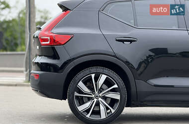 Позашляховик / Кросовер Volvo XC40 2020 в 