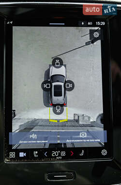 Внедорожник / Кроссовер Volvo XC40 2021 в 