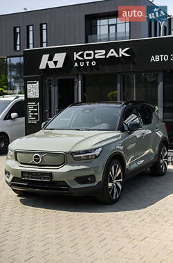 Внедорожник / Кроссовер Volvo XC40 2021 в 
