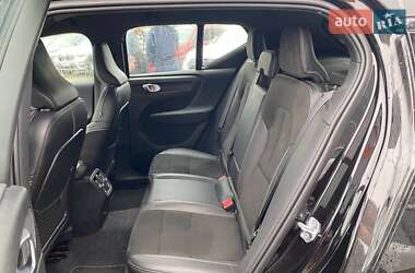 Внедорожник / Кроссовер Volvo XC40 2020 в 