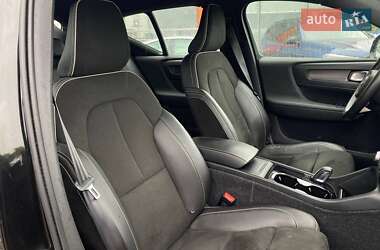 Внедорожник / Кроссовер Volvo XC40 2020 в 
