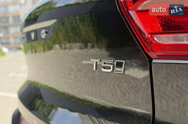 Внедорожник / Кроссовер Volvo XC40 2021 в 