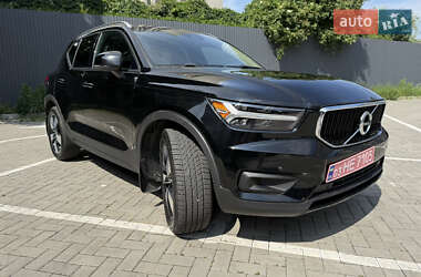 Внедорожник / Кроссовер Volvo XC40 2021 в 