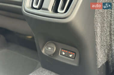Внедорожник / Кроссовер Volvo XC40 2021 в 