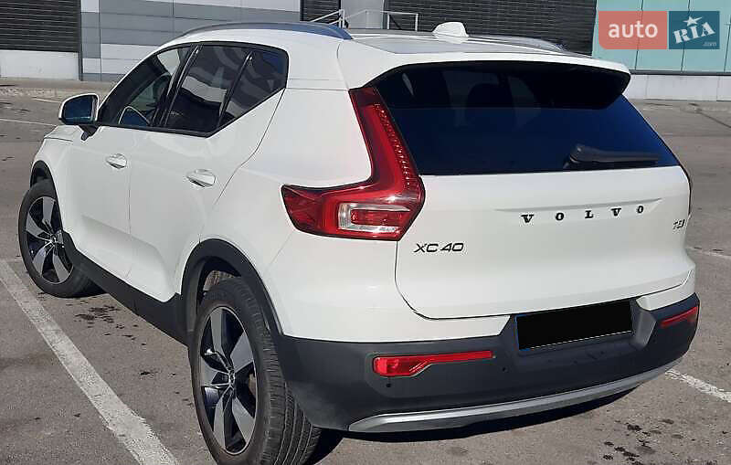 Внедорожник / Кроссовер Volvo XC40 2019 в Киеве