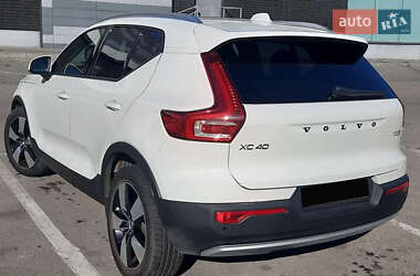 Внедорожник / Кроссовер Volvo XC40 2019 в 