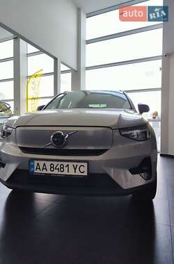 Внедорожник / Кроссовер Volvo XC40 2022 в Киеве