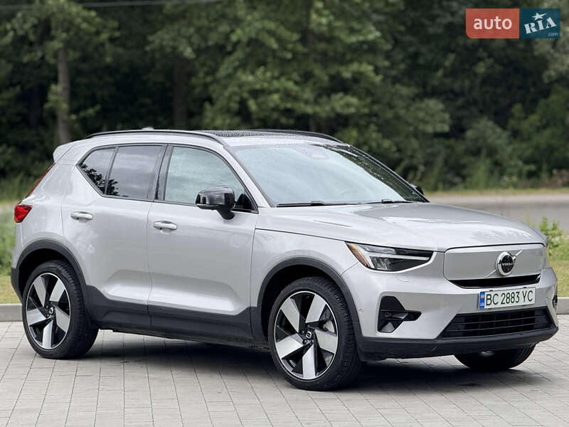Внедорожник / Кроссовер Volvo XC40 2022 в 