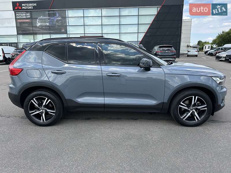 Внедорожник / Кроссовер Volvo XC40 2020 в Киеве