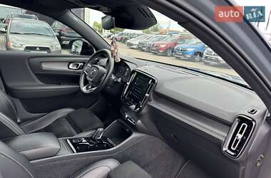 Внедорожник / Кроссовер Volvo XC40 2020 в 