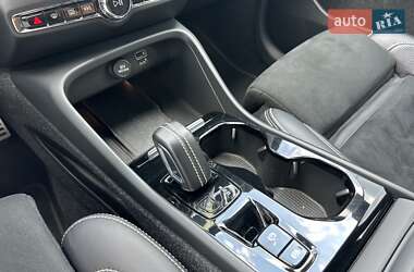 Внедорожник / Кроссовер Volvo XC40 2020 в 