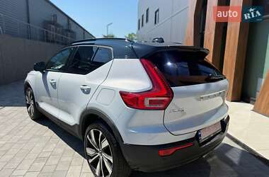 Внедорожник / Кроссовер Volvo XC40 2021 в 