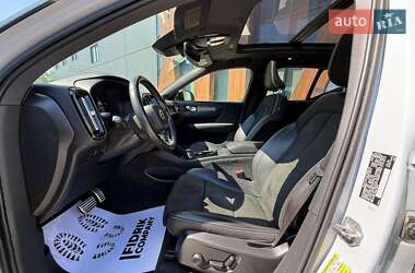 Внедорожник / Кроссовер Volvo XC40 2021 в 