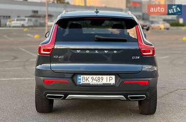Внедорожник / Кроссовер Volvo XC40 2019 в 