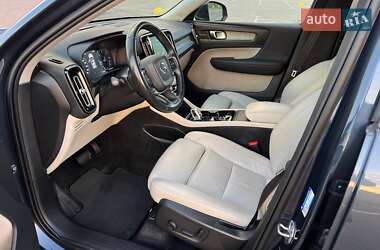 Внедорожник / Кроссовер Volvo XC40 2019 в 
