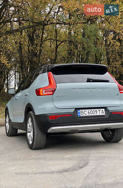 Внедорожник / Кроссовер Volvo XC40 2018 в 