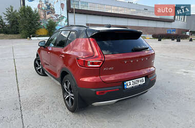 Внедорожник / Кроссовер Volvo XC40 2020 в 