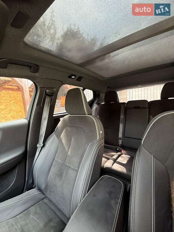 Внедорожник / Кроссовер Volvo XC40 2023 в Калиновке