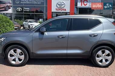 Внедорожник / Кроссовер Volvo XC40 2018 в 
