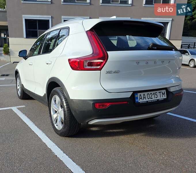 Внедорожник / Кроссовер Volvo XC40 2018 в Киеве