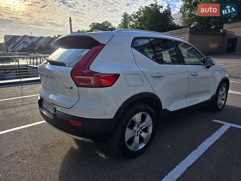Внедорожник / Кроссовер Volvo XC40 2018 в Киеве