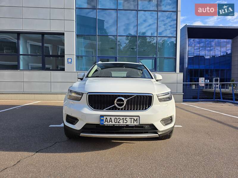 Внедорожник / Кроссовер Volvo XC40 2018 в Киеве