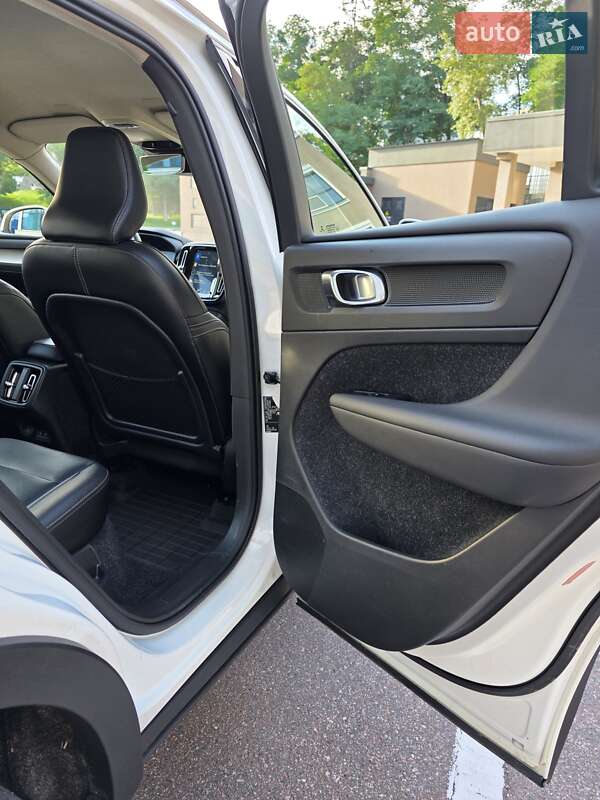 Внедорожник / Кроссовер Volvo XC40 2018 в Киеве