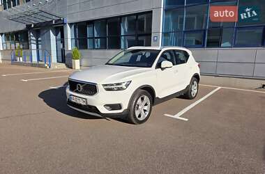 Внедорожник / Кроссовер Volvo XC40 2018 в Киеве