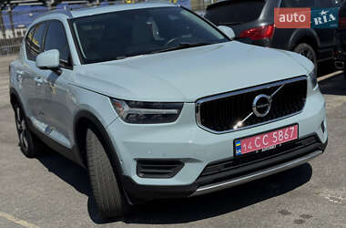Внедорожник / Кроссовер Volvo XC40 2018 в 