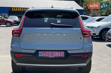 Внедорожник / Кроссовер Volvo XC40 2018 в 
