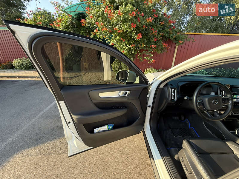 Внедорожник / Кроссовер Volvo XC40 2020 в Сумах