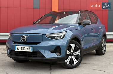 Внедорожник / Кроссовер Volvo XC40 2022 в 