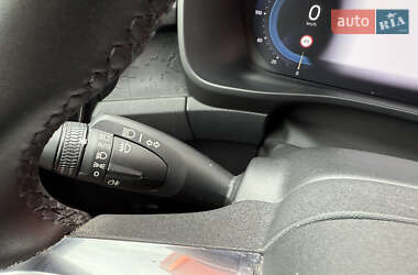 Внедорожник / Кроссовер Volvo XC40 2022 в 