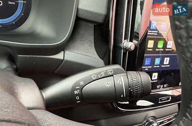 Внедорожник / Кроссовер Volvo XC40 2022 в 