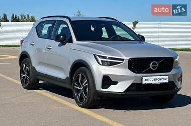 Внедорожник / Кроссовер Volvo XC40 2022 в Киеве